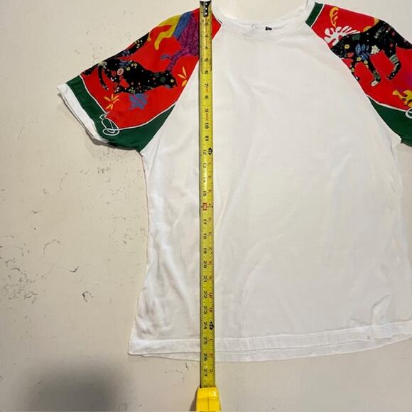 Tiffany & Tomato Womens White T-Shirt Size Medium Patterned Sleeve - Picture 6 of 7